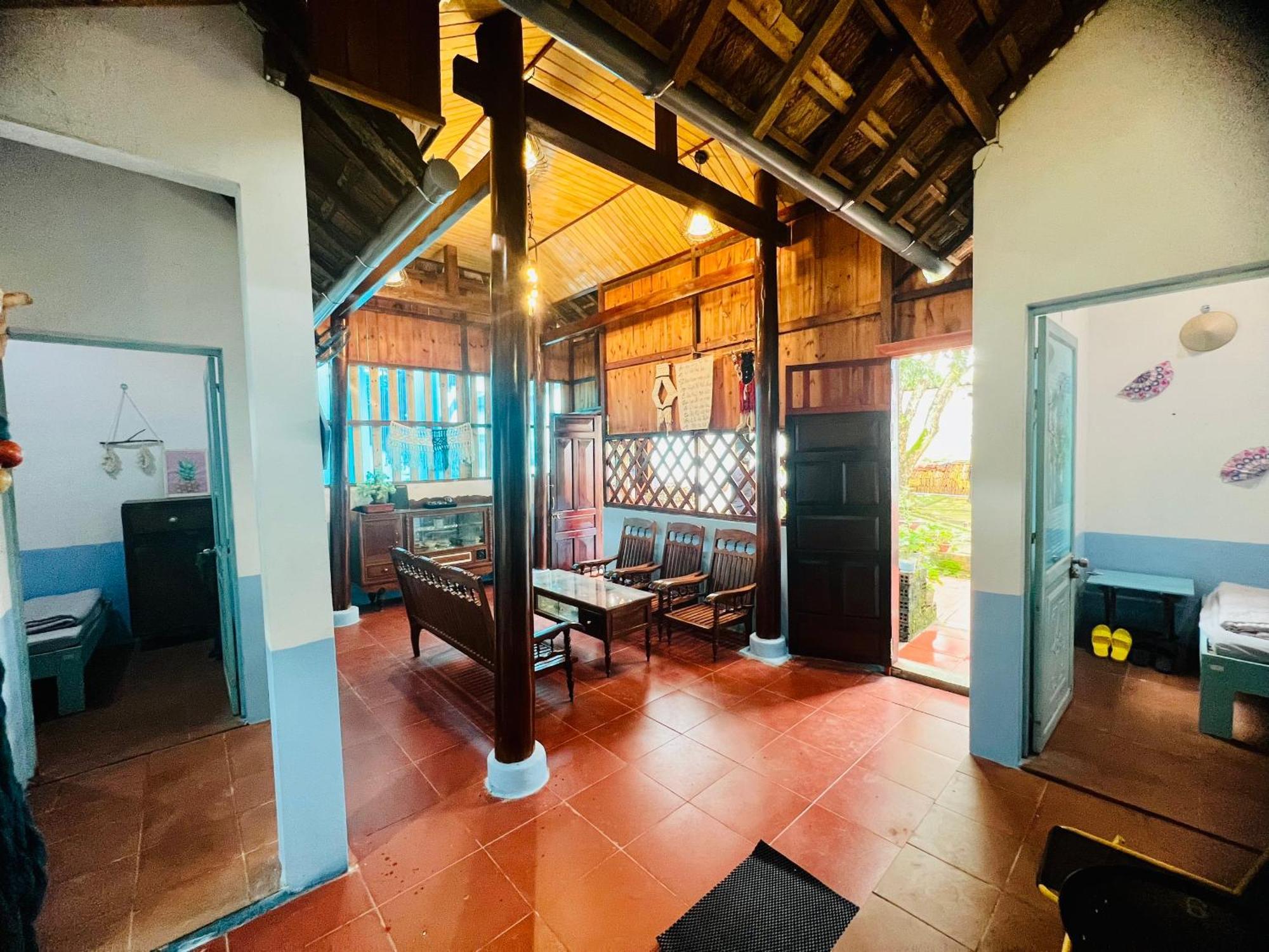 Vietnam Phuot Homestay Kon Tum Bilik gambar